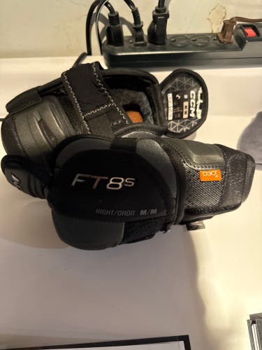 Senior Medium CCM Elbow Pads (Used)