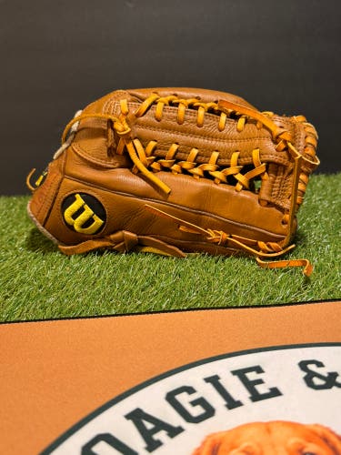 2014 Wilson A700 RH Outfield Baseball Glove 12.5" (Used)