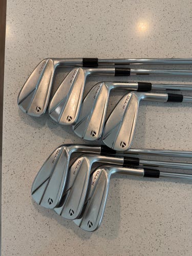 Men's 2022 TaylorMade P770 Right Handed Iron Set Stiff Flex (Used)