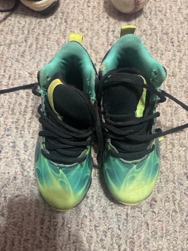 Green Kid's 12K (Little Kids) Youth Under Armour High Top (Used)
