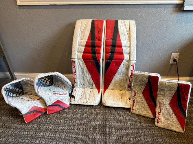 34" 2025 True Catalyst Px5 Regular Goalie Full Set Pro Stock (Used)