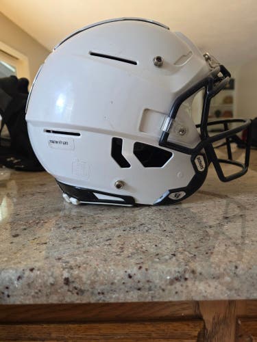 White Youth Medium Schutt F7 LX1 Helmet (Used)