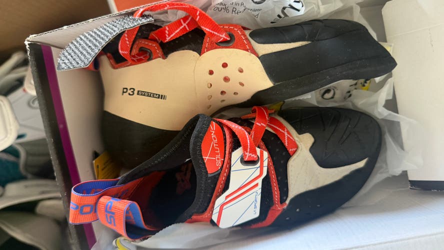 La Sportiva women’s climbing shoes NWT