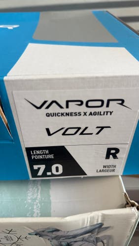 Bauer Vapor VOLT Hockey Skates 7 (New)