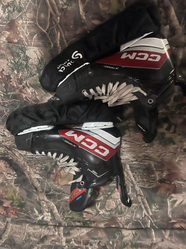 Red 2025 CCM JetSpeed Vibe Hockey Skates Regular Width 9 (Used)