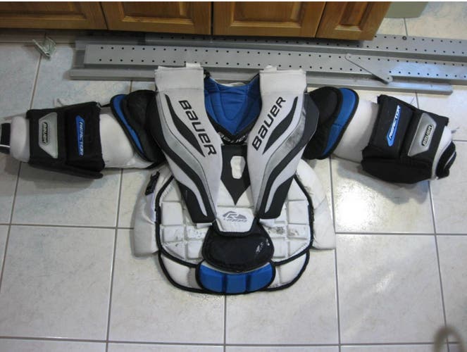 Bauer Reactor 4000 Goalie Chest Protector (Senior Small)