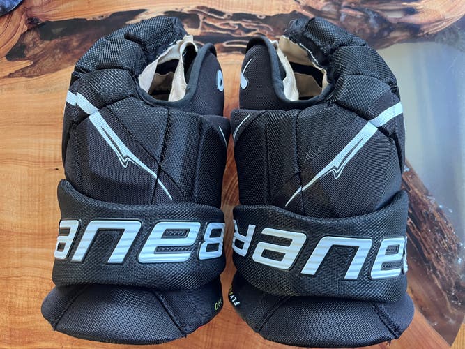 Bauer Vapor Flypro Gloves 14" (Used)