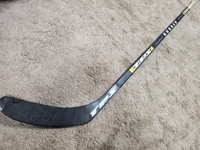 BRETT HULL Early 2000's Detroit Red Wings Game and or Practice Used Hockey Stick