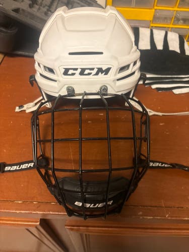 Small White CCM Tacks 910 Helmet W/ Bauer Profile 2 Cage (Used)