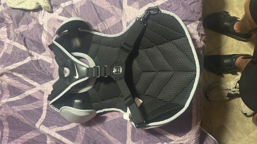 Nike vapor Catcher's Chest Protector (New)