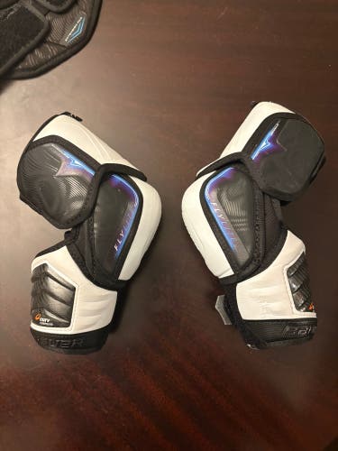Intermediate Medium Bauer Vapor Flylite Elbow Pads (Used)