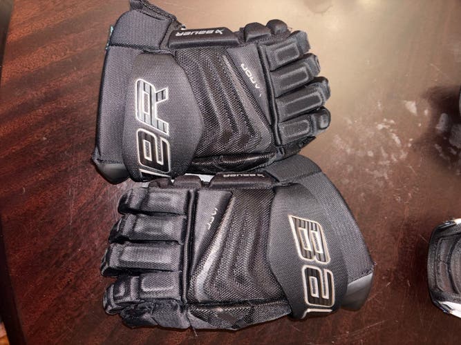 Bauer Vapor Flylite Gloves 13" (Used)