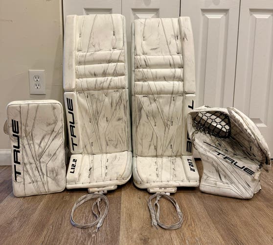 33+2” True L12.2 Goalie Pad Set (Used)