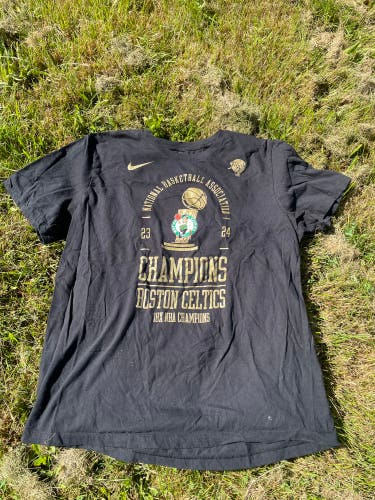 Black Boston Celtics 2024 nba champions XL Men's Nike Shirt (Used)
