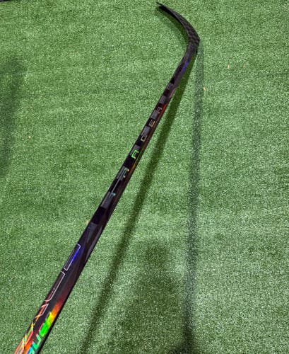 Junior Bauer Nexus Tracer Hockey Stick | RH P92