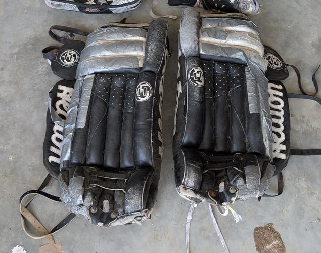 34" Heaton 6700 Goalie Leg Pads (Used)