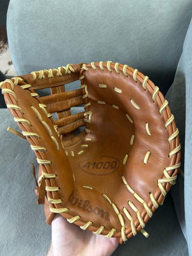 Wilson A1000 RH First Base Baseball Glove 12.5" (Used)