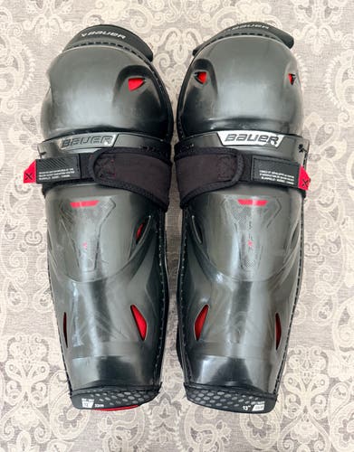 Intermediate Bauer Vapor 3X Pro 13" Shin Pads (Used)