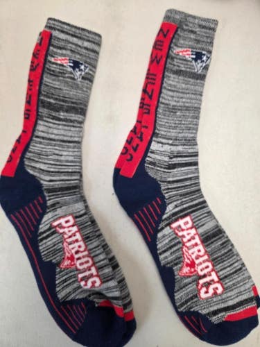 ST14 Mens NFL NEW ENGLAND PATRIOTS LOT of 2 Socks Large 8-13 NEW