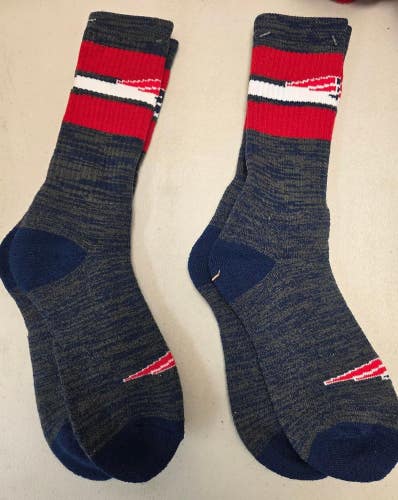 ST16 Mens NFL NEW ENGLAND PATRIOTS LOT of 2 Socks Large 8-13 NEW