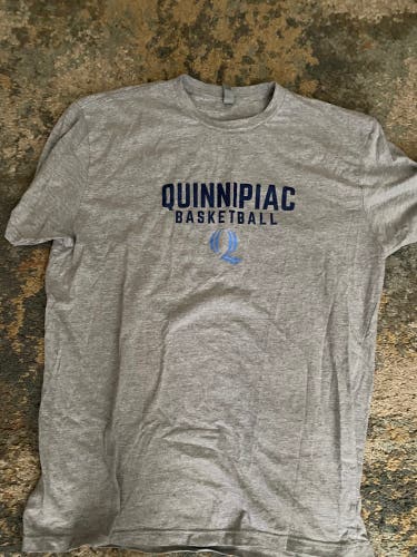 Quinnipiac University basketball shirt