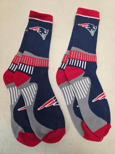 ST25 Mens NFL NEW ENGLAND PATRIOTS LOT of 2 Socks Large 8-13 NEW