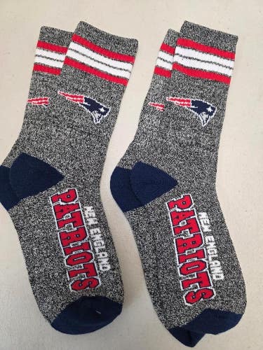 ST28 Mens NFL NEW ENGLAND PATRIOTS LOT of 2 Socks Large 8-13 NEW