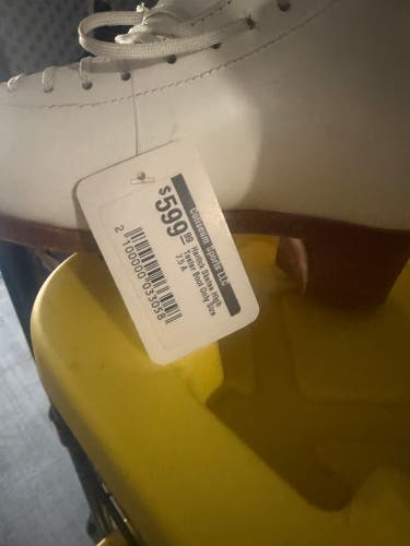 Figure Skates A (New)