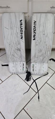 33" Vaughn Ventus SLR3 Goalie Leg Pads (Used)