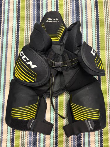 Junior XL CCM Tacks 7092 Girdle (Used)