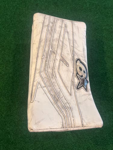 White Senior Brian's Iconik Goalie Blocker Regular (Used)