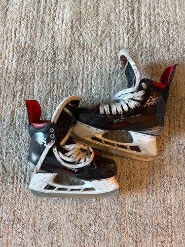 Intermediate Bauer Vapor X4 Hockey Skates 6 (Used)