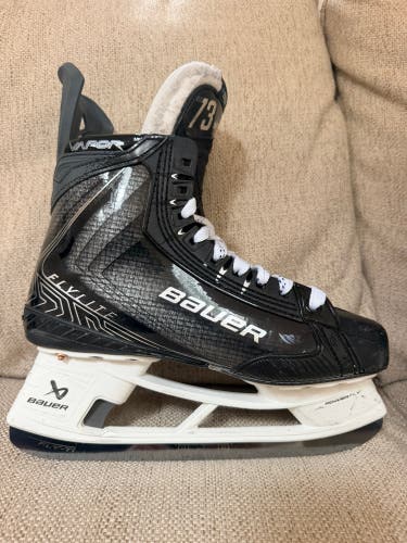 Black 2025 Bauer Vapor Flylite Hockey Skates Regular Width Pro Stock 9 (Used)