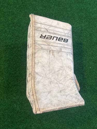 White Junior Bauer GSX Goalie Blocker Regular (Used)