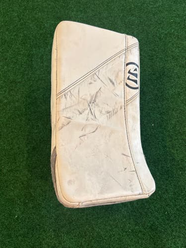 White Junior Warrior Ritual G7 Goalie Blocker Regular (Used)