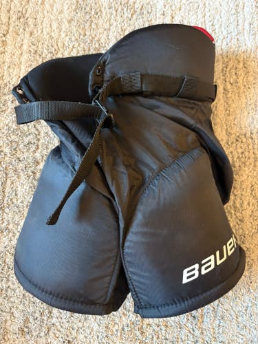 Black Youth Small Bauer Nsx Hockey Pants (Used)