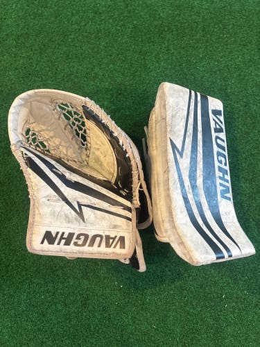 White Youth Vaughn Velocity V9 Goalie Glove & Blocker Set Regular (Used)
