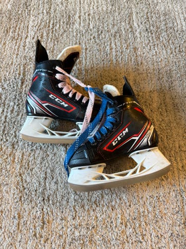 Youth CCM JetSpeed FT340 Hockey Skates Regular Width 11 (Used)