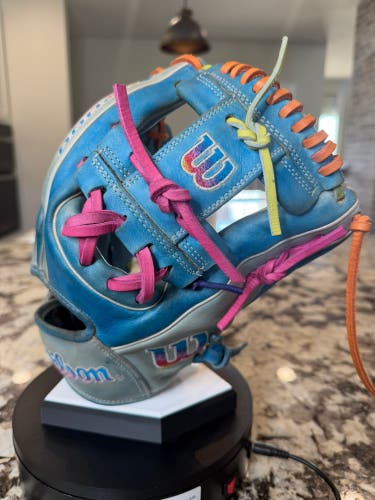 Wilson A2000 RH Infield Baseball Glove 11.5" (Used)