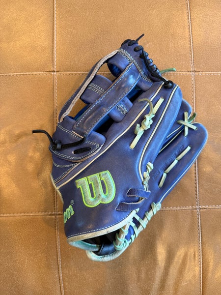2025 Wilson A2K RH Outfield Baseball Glove 12.75" (Used)