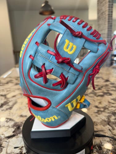 Wilson A2000 RH Infield Baseball Glove 11.5" (Used)