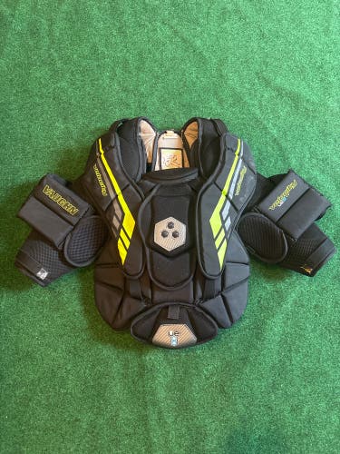 Vaughn Velocity VE8 Goalie Chest Protector (Used) | Youth S/M