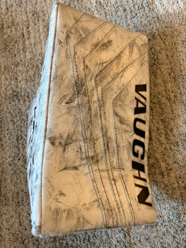 Intermediate Vaughn SLR2 Goalie Blockers Regular (Used)