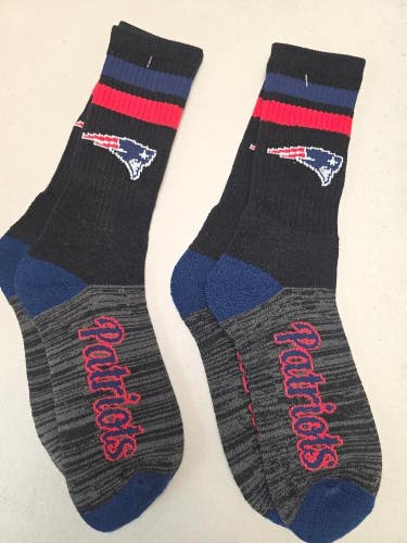 ST40 Mens NFL NEW ENGLAND PATRIOTS LOT of 2 Socks Large 8-13 NEW