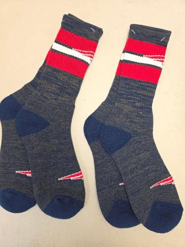 ST42 Mens NFL NEW ENGLAND PATRIOTS LOT of 2 Socks Large 8-13 NEW