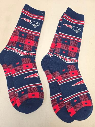 ST45 Mens NFL NEW ENGLAND PATRIOTS LOT of 2 Socks Large 8-13 NEW