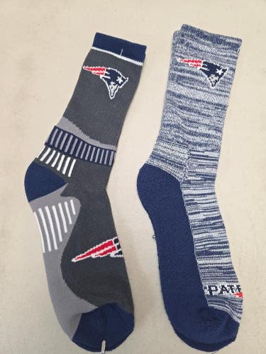 ST49 Mens NFL NEW ENGLAND PATRIOTS LOT of 2 Socks Large 8-13 NEW