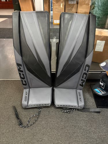 34" +1 Senior Goalie CCM Axis XF Goalie Leg Pads