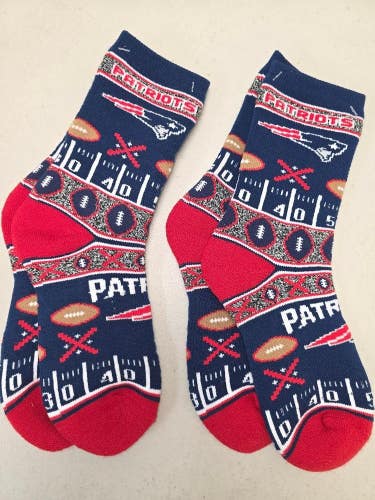 ST46 Mens NFL NEW ENGLAND PATRIOTS LOT of 2 Socks Medium 5-10 NEW