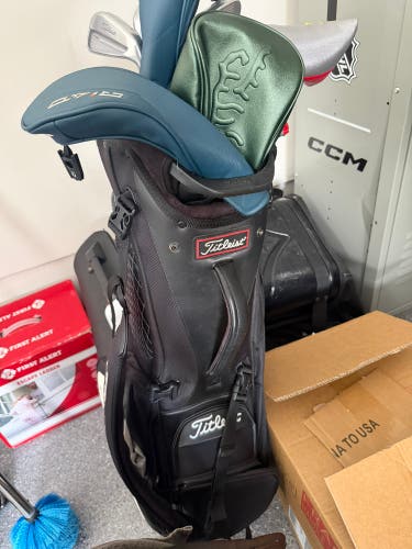 Men's Titleist stadry Bag (New)